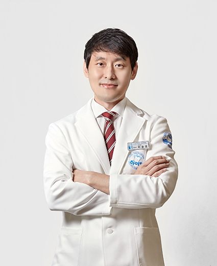 하이키한의원 잠실점 이승용 원장 진료 모습