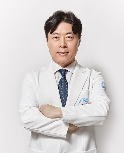하이키한의원 전주점 심진찬 원장 진료 모습